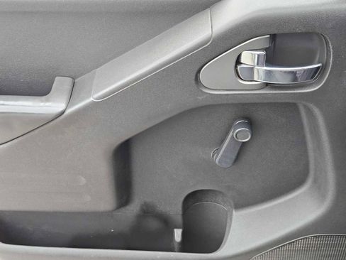 Used 2015 Nissan Frontier S image 23