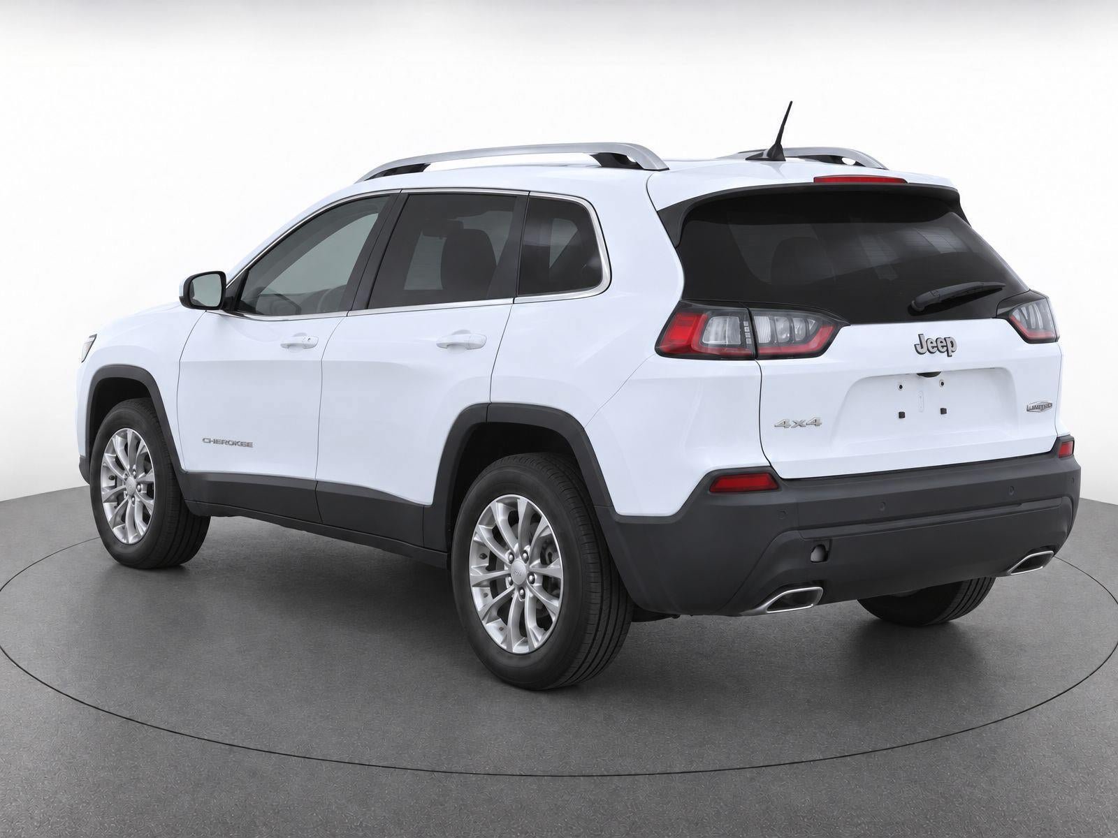 Used 2021 Jeep Cherokee Latitude Lux w/ Mopar Interior Package AWD/4WD image 3