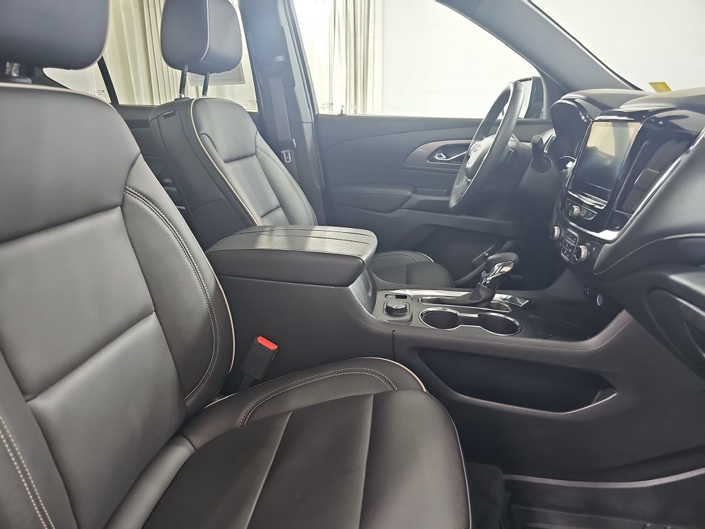 Certified 2023 Chevrolet Traverse Premier w/ Redline Edition AWD/4WD image 13