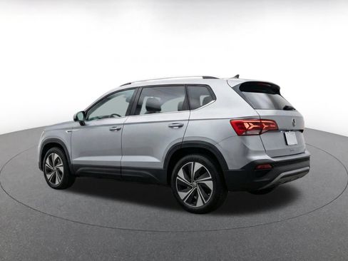 Used 2026 Volkswagen Taos SE AWD/4WD image 7