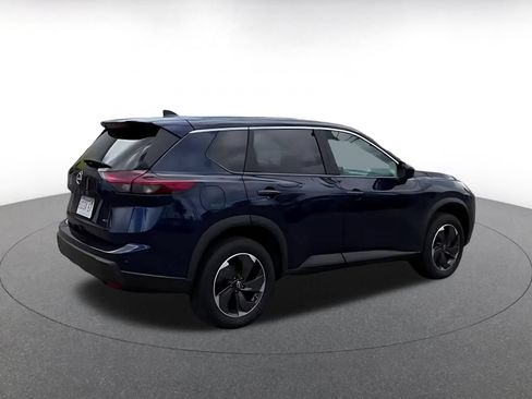 Used 2025 Nissan Rogue SV AWD/4WD image 14