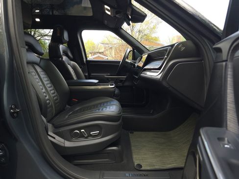 Used 2024 Rivian R1T Adventure image 21