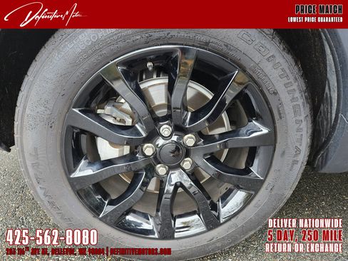 Used 2020 Land Rover Discovery HSE image 13