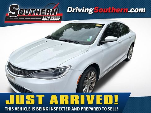 Used 2016 Chrysler 200 Limited w/ Convenience Group FWD image 1