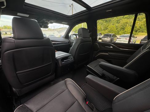 Used 2024 Cadillac Escalade Premium Luxury w/ Performance Package AWD/4WD image 61