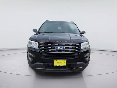 Used 2017 Ford Explorer XLT w/ Equipment Group 202A FWD image 3