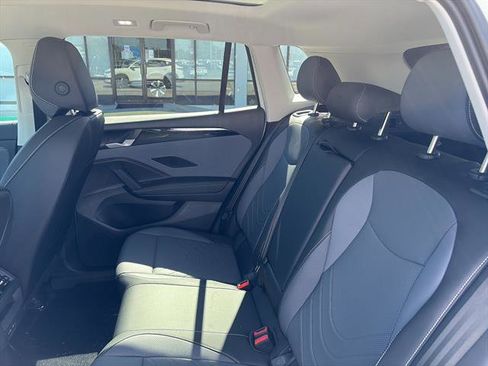 New 2025 Volkswagen Tiguan SE image 13