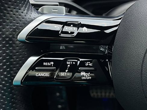 Used 2023 Mercedes-Benz EQE 500 4MATIC Sedan image 37