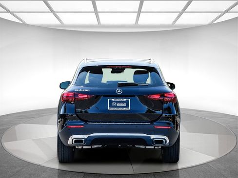 Certified 2025 Mercedes-Benz GLA 250 image 3