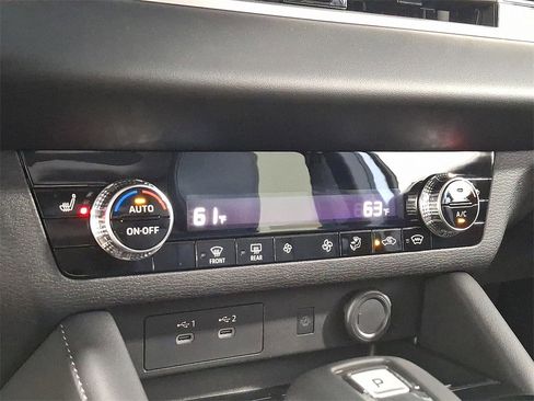 New 2025 Mitsubishi Outlander SE image 8