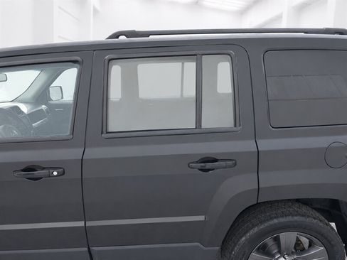 Used 2015 Jeep Patriot High Altitude AWD/4WD image 21