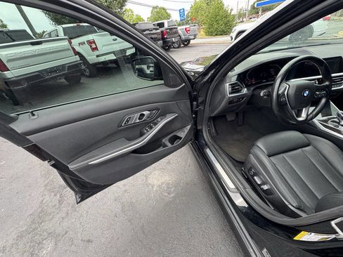 Used 2020 BMW 330i Sedan w/ Convenience Package RWD image 8