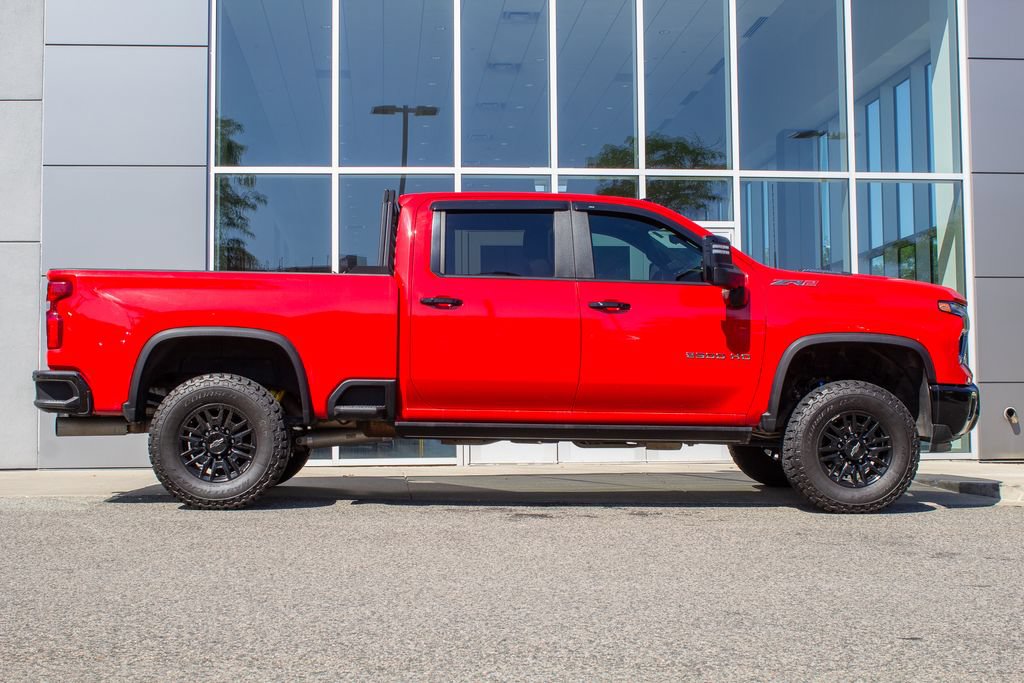 Used 2024 Chevrolet Silverado 2500 ZR2 w/ Technology Package AWD/4WD image 4