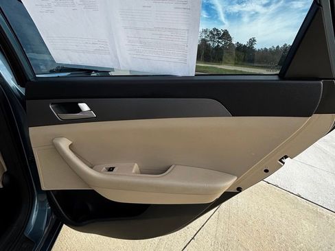 Used 2015 Hyundai Sonata SE image 17