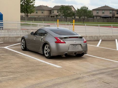 Used 2009 Nissan 370Z Touring RWD image 6