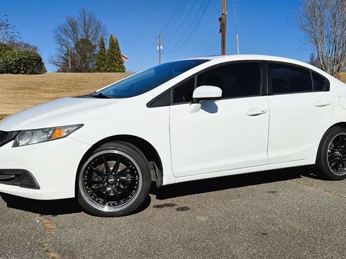 Used 2014 Honda Civic EX image 3
