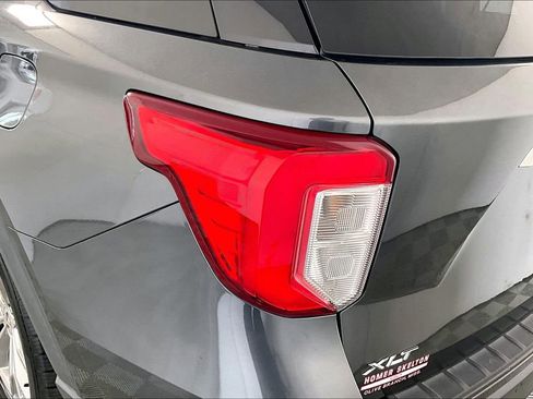 Used 2020 Ford Explorer XLT w/ Equipment Group 202A image 29