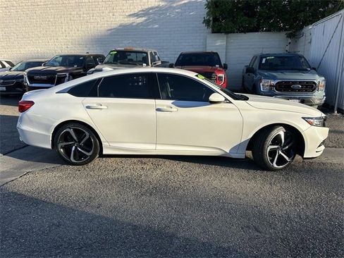 Used 2019 Honda Accord Sport image 3