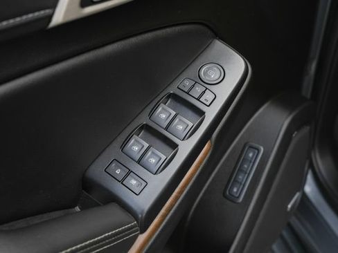 Used 2020 GMC Yukon Denali RWD image 16
