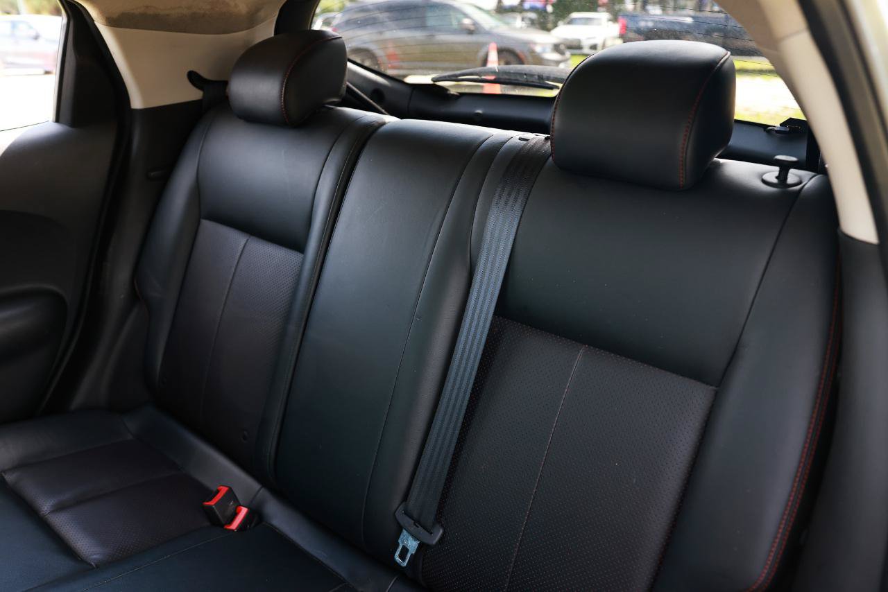 Used 2012 Nissan Juke SL FWD image 8