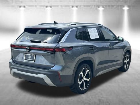 Certified 2026 Volkswagen Tiguan SE FWD image 5