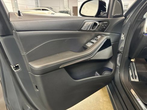 Used 2022 BMW X7 M50i AWD/4WD image 8