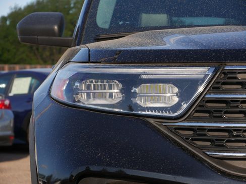 Certified 2022 Ford Explorer XLT w/ Equipment Group 202A AWD/4WD image 16