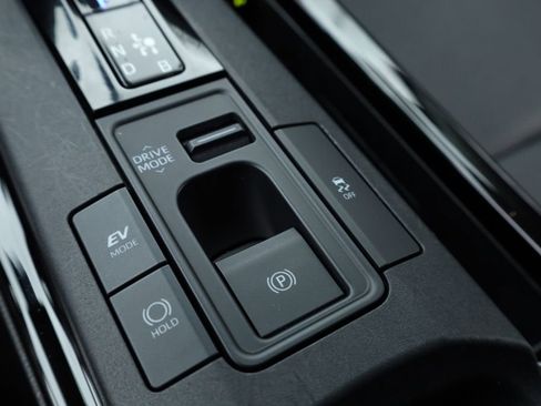 Used 2024 Toyota Prius XLE image 13