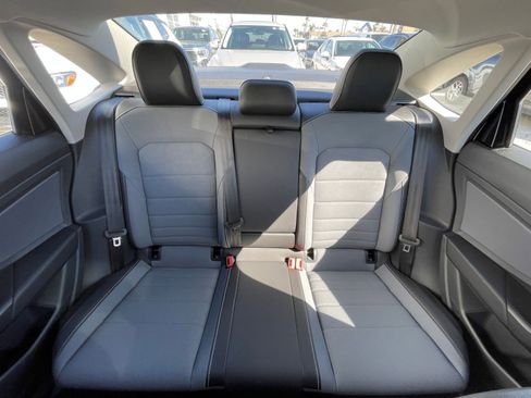 Used 2025 Volkswagen Jetta SE image 38