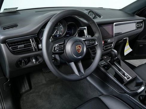 New 2026 Porsche Macan AWD image 4