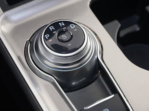 Used 2024 Ford Edge SEL w/ Convenience Package image 7