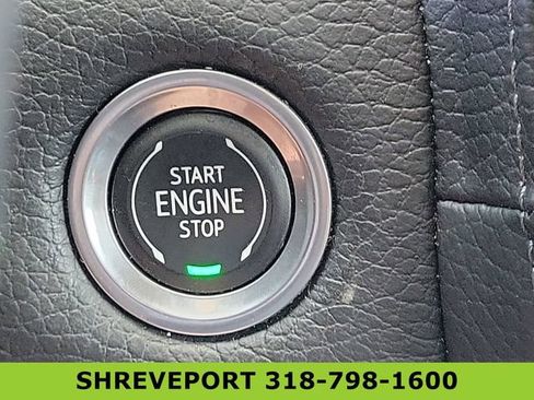 Used 2022 GMC Yukon Denali w/ Denali Ultimate Package AWD/4WD image 17