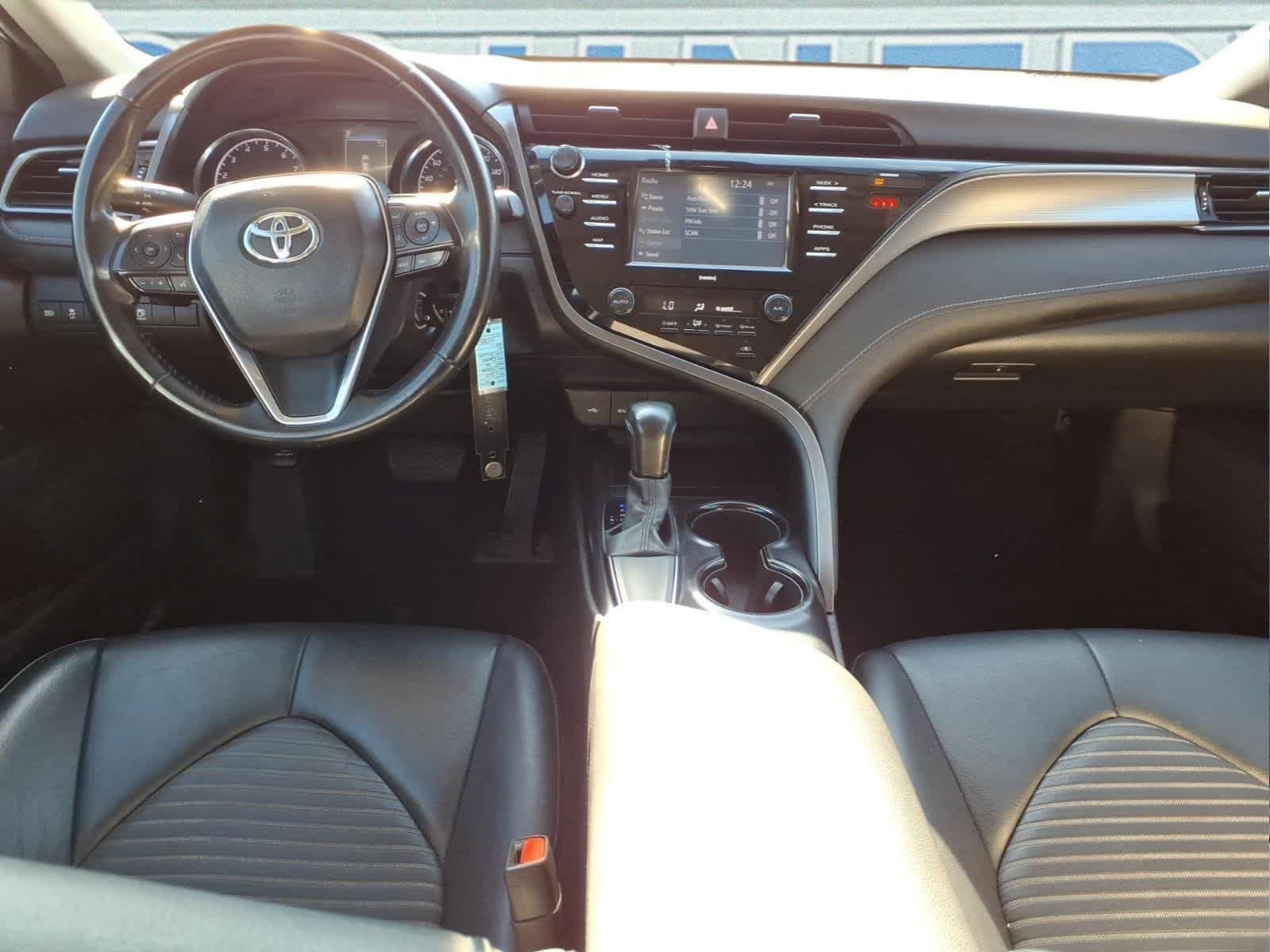 Used 2020 Toyota Camry SE FWD image 13
