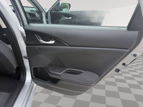 Used 2019 Honda Insight LX image 10