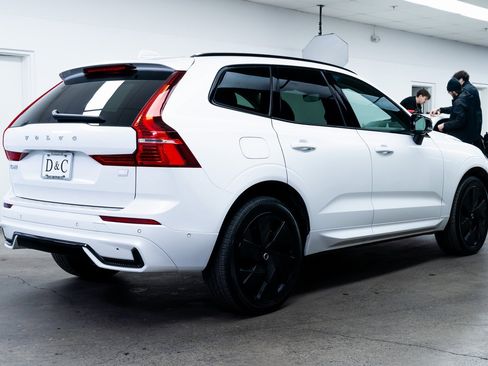 Used 2024 Volvo XC60 T8 Plus image 6