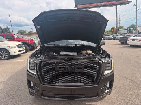 Used 2021 GMC Yukon Denali w/ Denali Ultimate Package AWD/4WD image 9