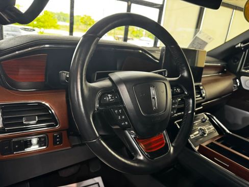 Used 2022 Lincoln Navigator L Reserve AWD/4WD image 28