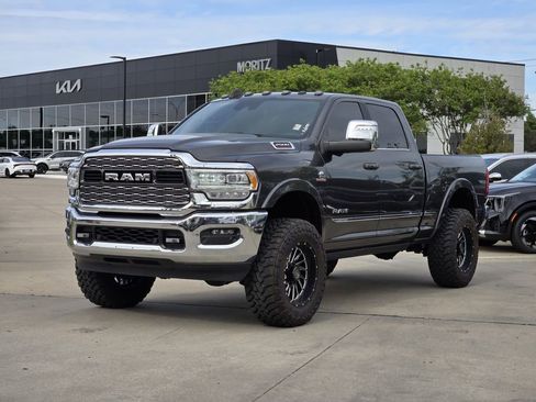 Used 2024 RAM 2500 Limited AWD/4WD image 2