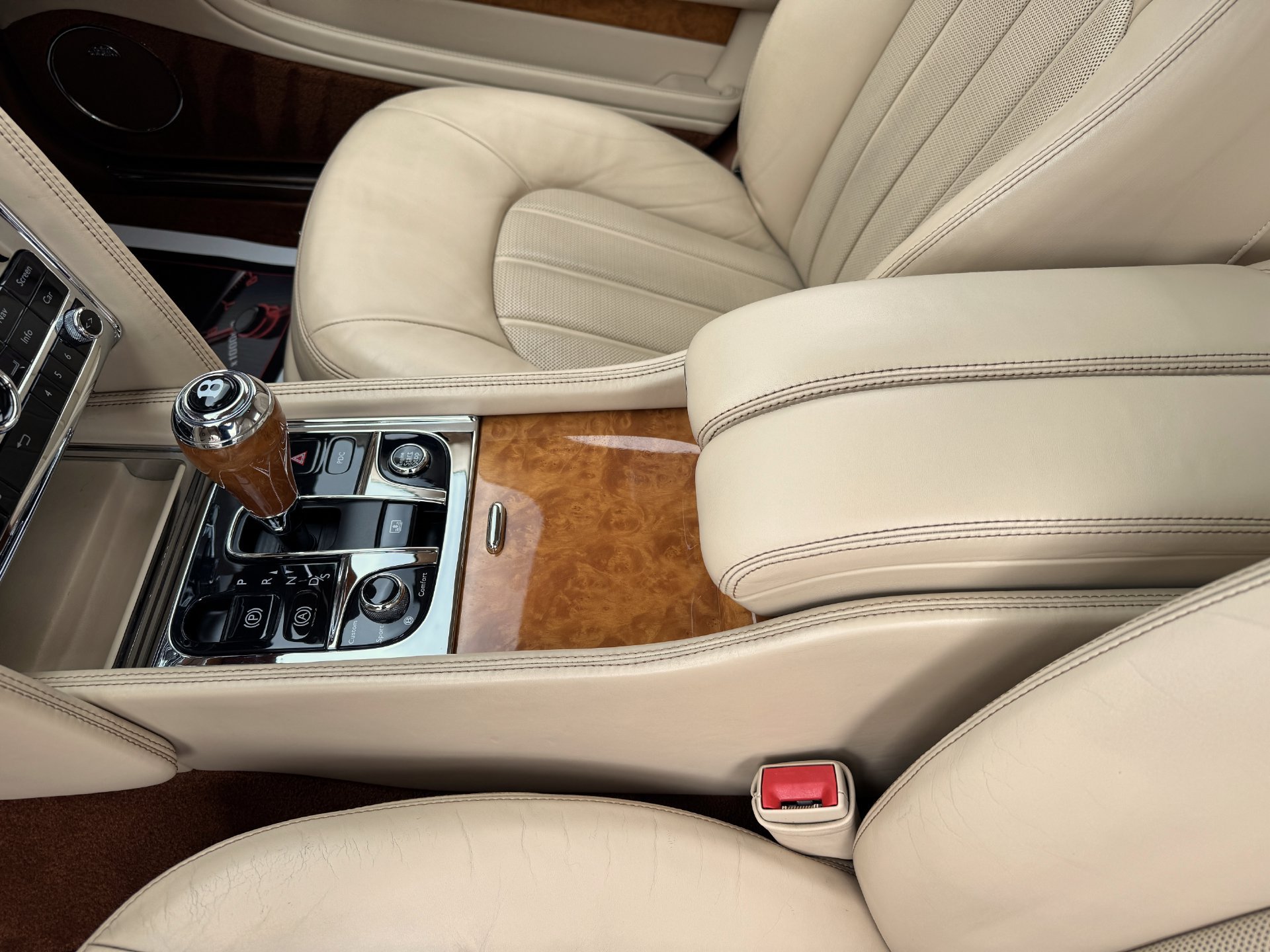 Used 2013 Bentley Mulsanne RWD image 46