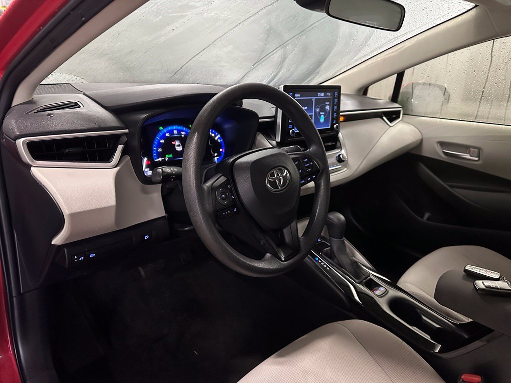 Used 2021 Toyota Corolla LE FWD image 13