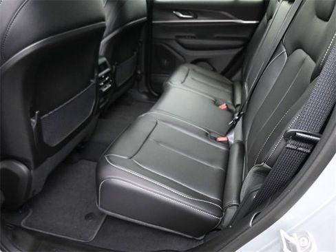 New 2025 Jeep Grand Cherokee Limited image 39