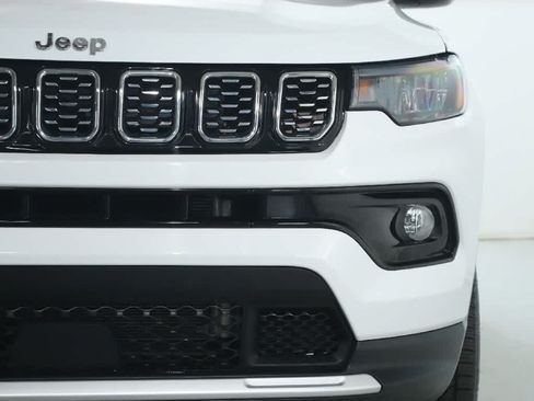 Used 2024 Jeep Compass Limited AWD/4WD image 7