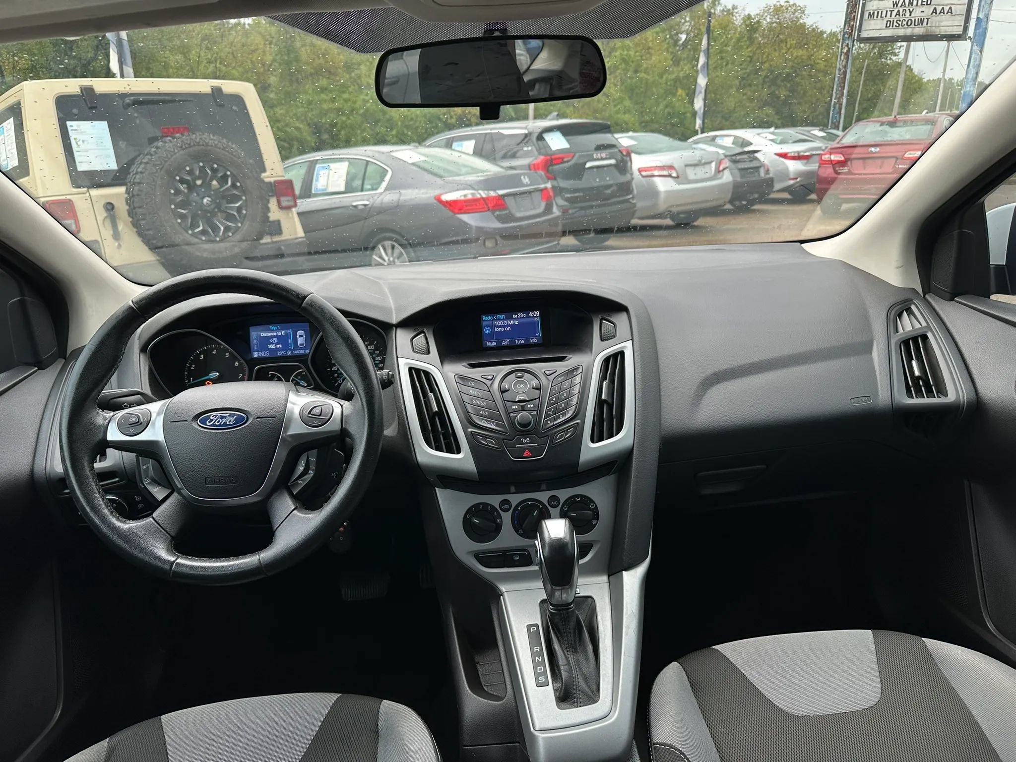 Used 2012 Ford Focus SE FWD image 13