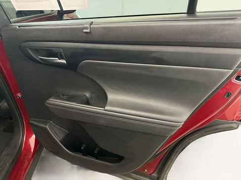 Used 2022 Toyota Highlander XSE image 34