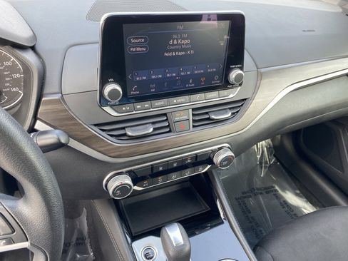 Used 2023 Nissan Altima 2.5 SV image 18