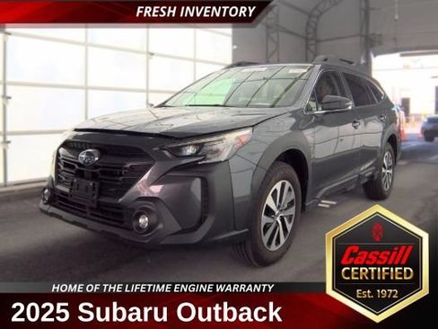 Used 2025 Subaru Outback Premium AWD/4WD image 1
