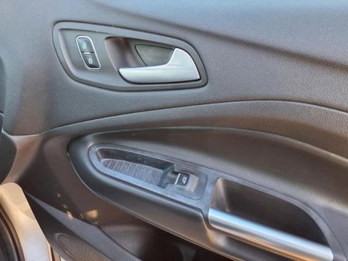 Certified 2017 Ford Escape SE w/ Equipment Group 201A image 26