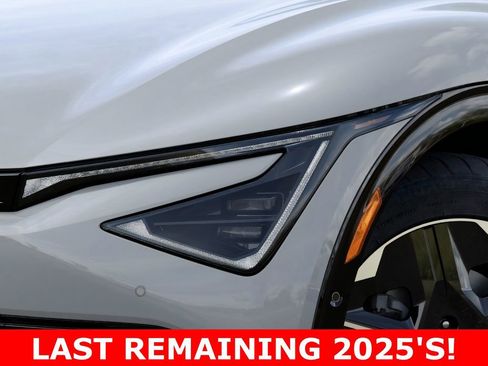 New 2025 Kia EV6 Wind AWD/4WD image 10