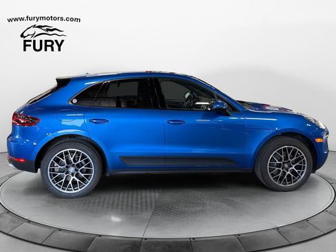 Used 2017 Porsche Macan AWD/4WD image 2