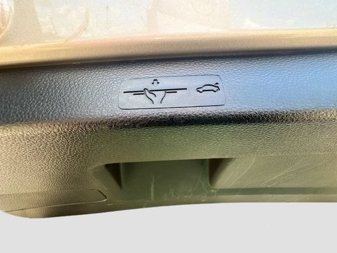 Used 2013 Volkswagen Jetta SEL FWD image 29